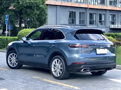 Porsche Cayenne 2018, 35000 км, за 378000 CNY