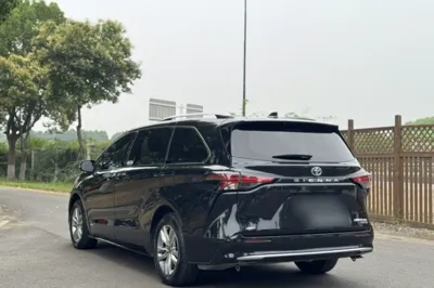 Toyota Sienna 2021, 107200 км, за 206821.42 CNY - фото 16