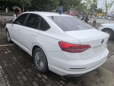 Volkswagen Lavida 2019, 69800 км, за 69828.74 CNY