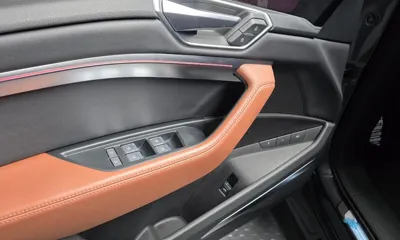 Audi e-tron 2022, 120604 км, за 48500000 KRW - фото 33