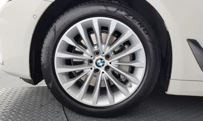 BMW 5-Series 2021, 68162 км, за 22584.63 USD
