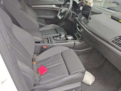 Audi Q5L 2024, 18900 км, за 204000 CNY - фото 8