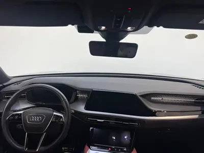Audi Q6 2025, 5300 км, за 368000 CNY - фото 6