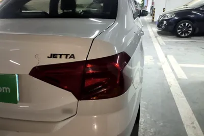 Volkswagen Jetta 2017, 64700 км, за 36804.21 CNY - фото 9