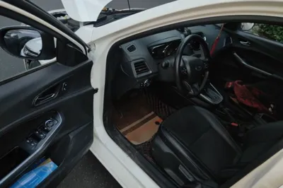 Ford Escort 2019, 22700 км, за 34256.11 CNY - фото 16