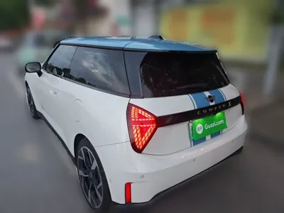 MINI Electric MINI COOPER 2024, 10700 км, за 154211.93 CNY