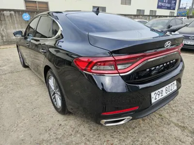 Hyundai Grandeur 2018, 135861 км, за 9500000 KRW