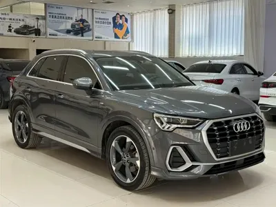 Audi Q3 2023, 27000 км, за 225799 CNY