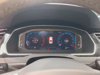 Volkswagen Magotan 2023, 28100 км, за 135100 CNY
