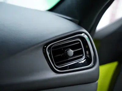 Aston Martin V8 Vantage 2018, 35200 км, за 838000 CNY - фото 41