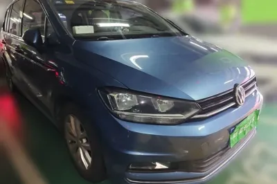 Volkswagen Touran 2018, 90600 км, за 60032.87 CNY