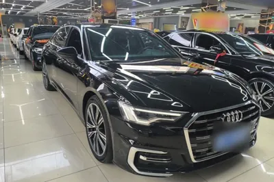Audi A6L 2024, 57900 км, за 269675.44 CNY