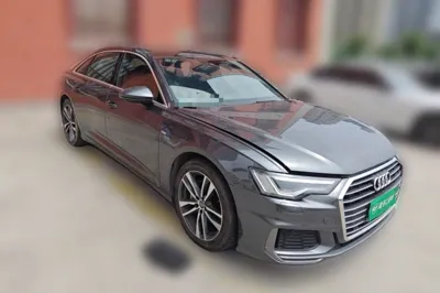 Audi A6L 2020, 47100 км, за 178120.39 CNY