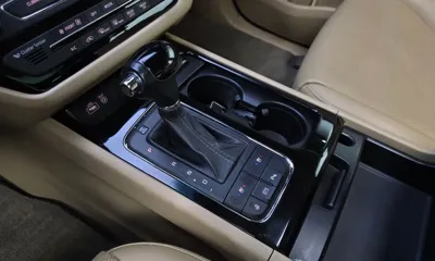 Kia Canival 2016, 131824 км, за 9600000 KRW - фото 9
