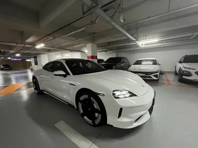 Porsche Taycan 2025, 28813 км, за 159250000 KRW