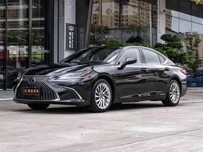 Lexus ES · 2020 год