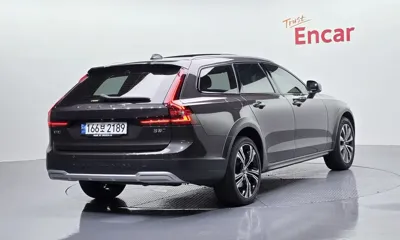 Volvo V90 2021, 61379 км, за 36000000 KRW