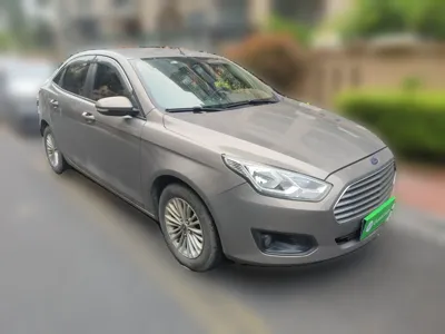Ford Escort 2015, 96700 км, за 22025.66 CNY