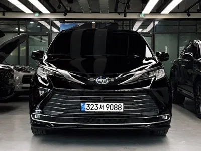 Toyota Sienna · 2021 год