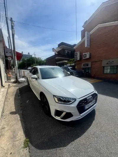 Audi A4 · 2021 год