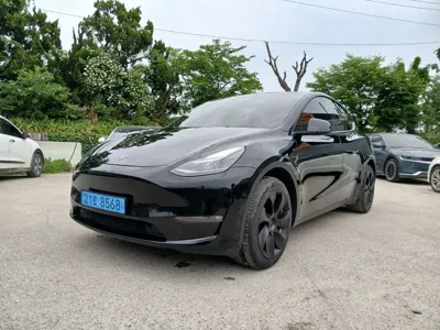 Tesla Model Y · 2022 год
