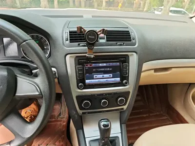 Skoda Octavia 2015, 150000 км, за 21100 CNY - фото 14