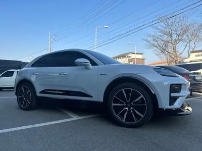 Porsche Macan 2025, 12500 км, за 125000000 KRW