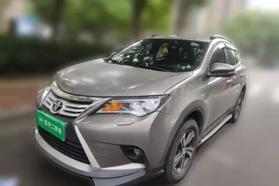 Toyota RAV4 · 2015 год