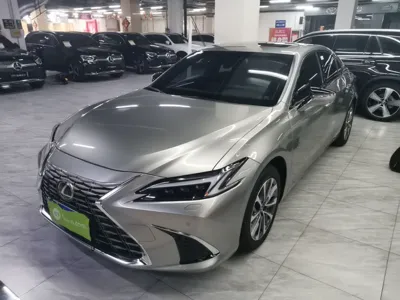 Lexus ES · 2025 год