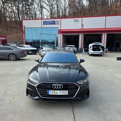 Audi A7 · 2021 год
