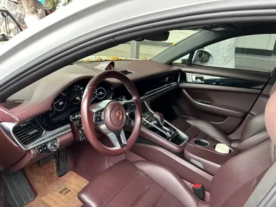 Porsche Panamera 2018, 97000 км, за 398800 CNY - фото 8