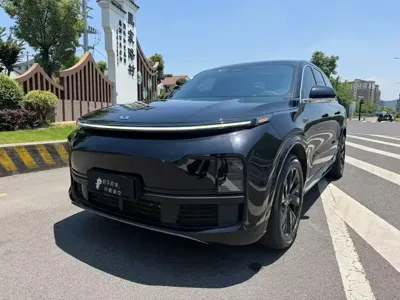 Li Auto Li L8 · 2023 год