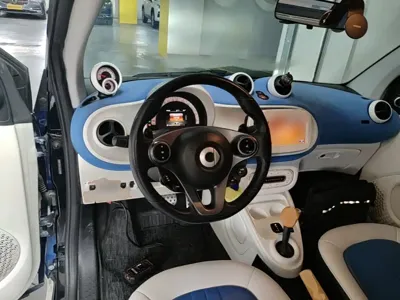 Smart Smart Fortwo 2017, 76700 км, за 94100 CNY - фото 11