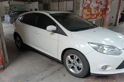 Ford Focus 2012, 92200 км, за 34343.23 CNY