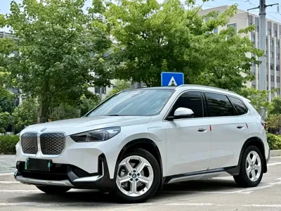 BMW iX1 · 2024 год