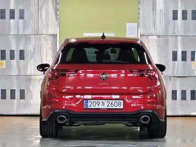 Volkswagen Golf 2023, 2100 км, за 44500000 KRW