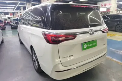 Buick GL8 2023, 130900 км, за 176134.52 CNY