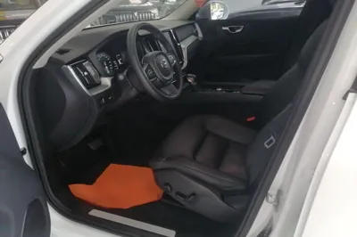 Volvo XC60 2019, 91800 км, за 117618.46 CNY - фото 17