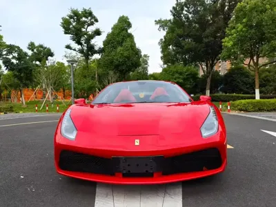Ferrari 488 2018, 33000 км, за 1868000 CNY