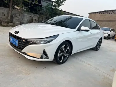 Hyundai Elantra · 2022 год