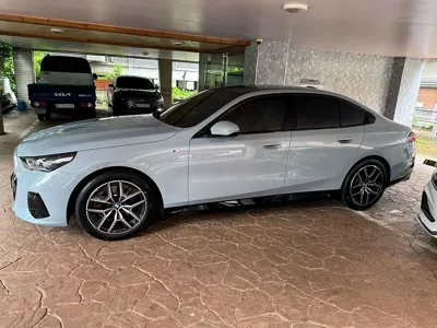 BMW 5-Series 2025, 1200 км, за 41680000 KRW - фото 3