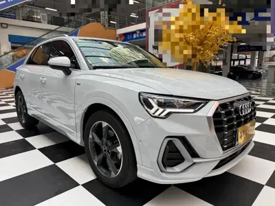Audi Q3 2022, 66000 км, за 148800 CNY