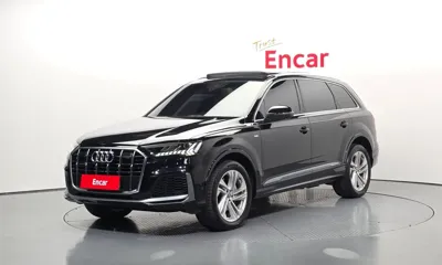 Audi Q7 · 2021 год