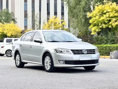 Volkswagen Lavida 2012, 82000 км, за 24800 CNY