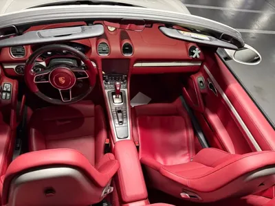 Porsche 718 2023, 16500 км, за 105640000 KRW