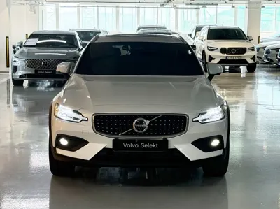 Volvo V60 2025, 4280 км, за 51500000 KRW