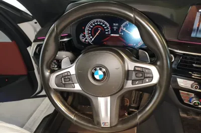 BMW 5 Series 2018, 132400 км, за 145055.96 CNY - фото 13