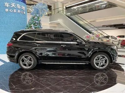 Mercedes-Benz GLS 2023, 51000 км, за 658000 CNY