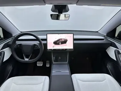 Tesla Model Y 2026, 6000 км, за 276800 CNY - фото 14