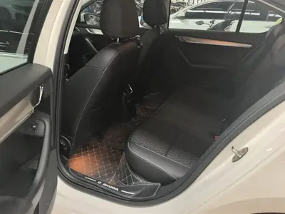 Skoda Octavia 2021, 70000 км, за 52300 CNY - фото 11